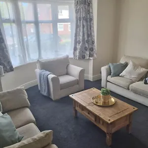 Lovely Residential 2 Bed Apartment